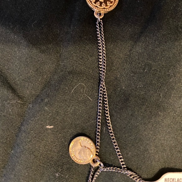 Necklaces - Picture 3 of 6